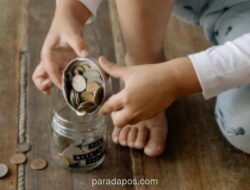 Pakar Ekonomi Syariah Bagikan Tips Kelola THR Anak Sesuai Usia