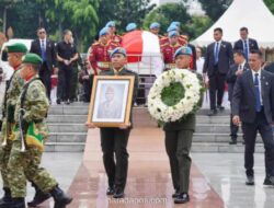 Presiden Prabowo Pimpin Upacara Pemakaman Militer Wapres ke-6 Try Sutrisno di Kalibata