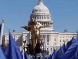 Patung Sindiran Trump-Epstein Dipasang Dekat Capitol, Soroti Hilangnya Dokumen