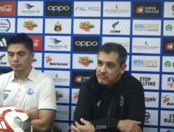 Pelatih Arema Soroti Kepemimpinan Wasit Usai Kekalahan dari Bhayangkara