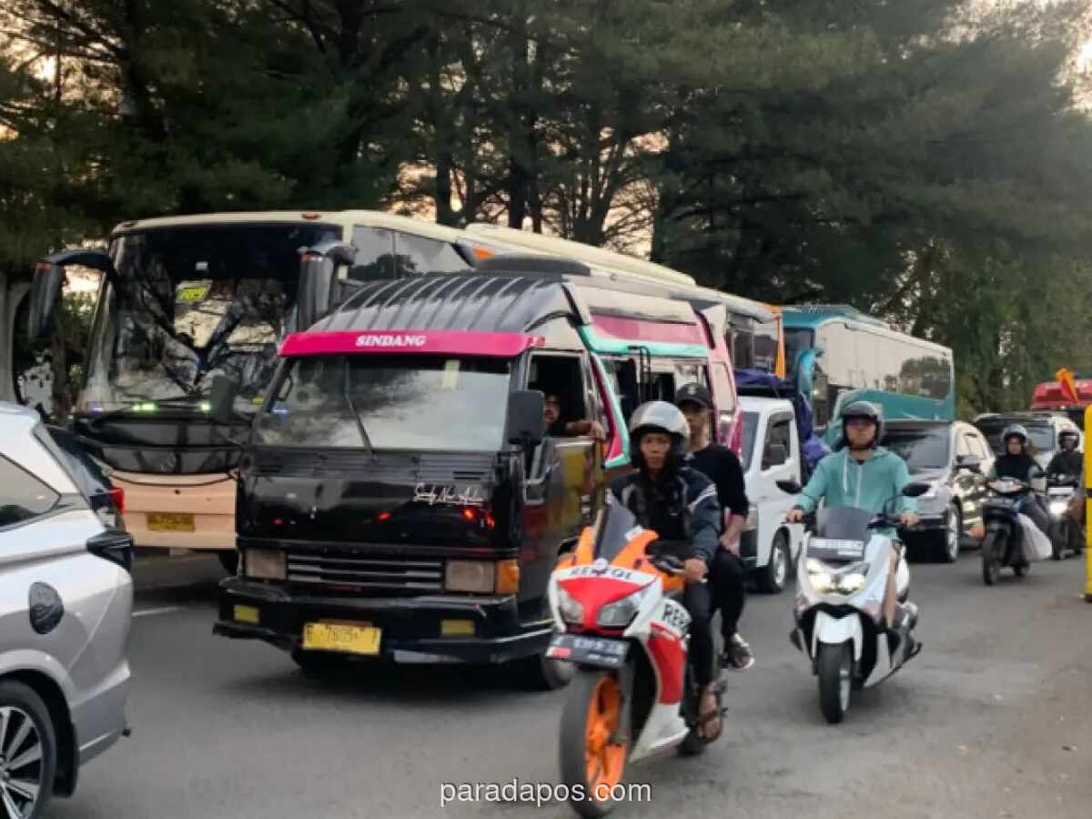 Kemacetan Panjang Landa Pertigaan Kalijaga Cirebon di Puncak Arus Balik Lebaran