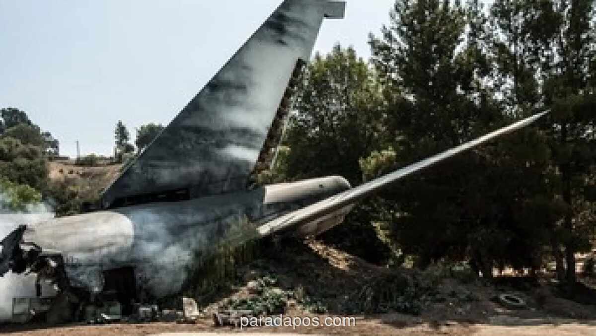 Pesawat Hercules Militer Kolombia Jatuh, Puluhan Tewas