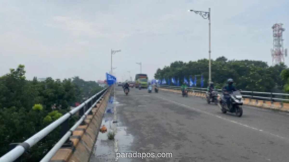 Polisi Selamatkan Pria dari Upaya Bunuh Diri di Flyover Kiaracondong