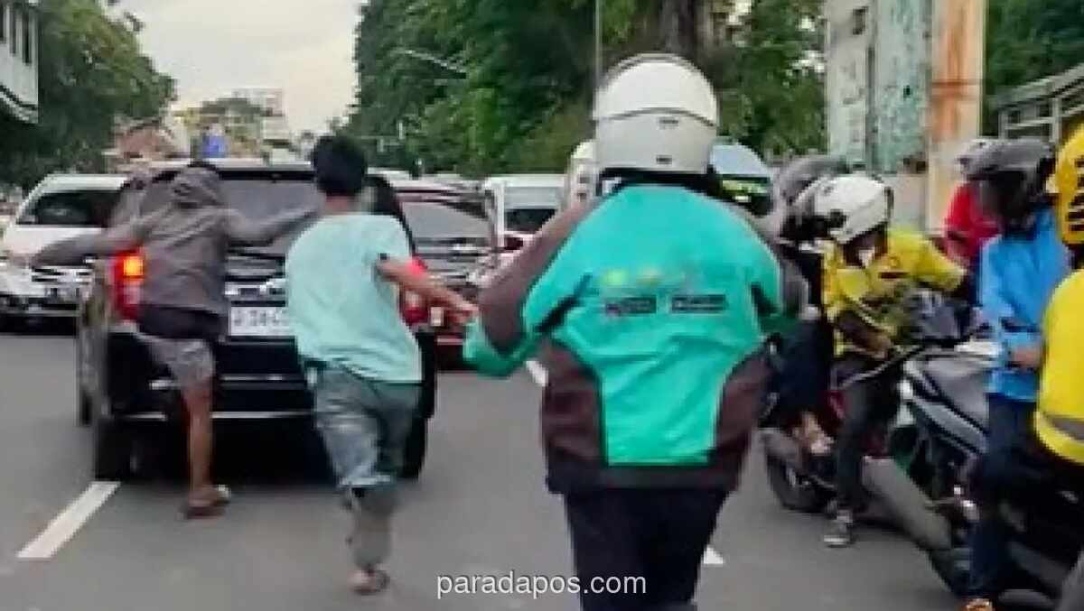 Pengemudi Calya Ugal-ugalan Ditahan, Senjata Tajam dan Pistol Mainan Ditemukan di Mobil