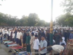Ribuan Warga Muhammadiyah Gelar Salat Idul Fitri di Pamedan Pura Mangkunegaran Solo