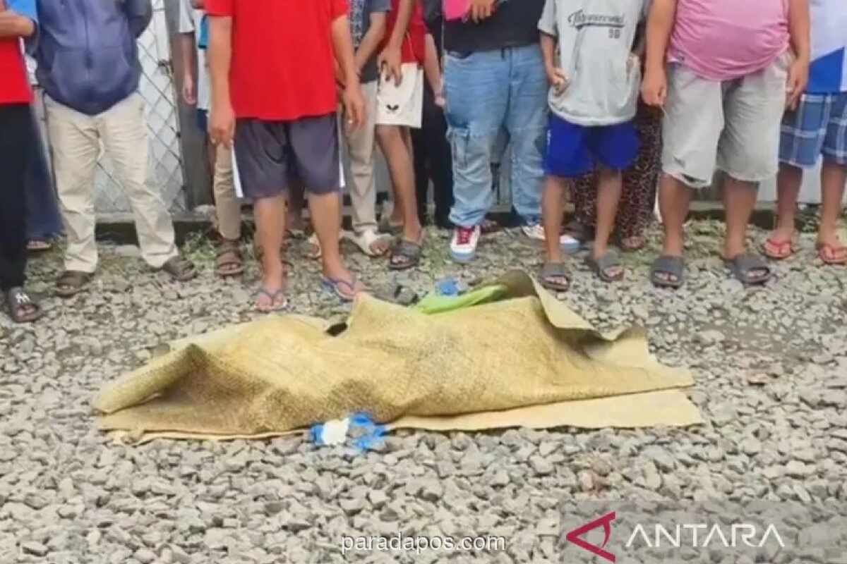 Pria Tewas Tertabrak Kereta Api Usai Langgar Peringatan Sirene di Perlintasan Kebon Jeruk