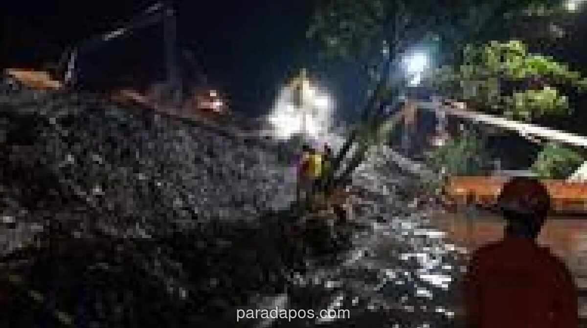 Longsor Sampah di TPST Bantargebang Timbun 7 Truk, 3 Orang Tewas