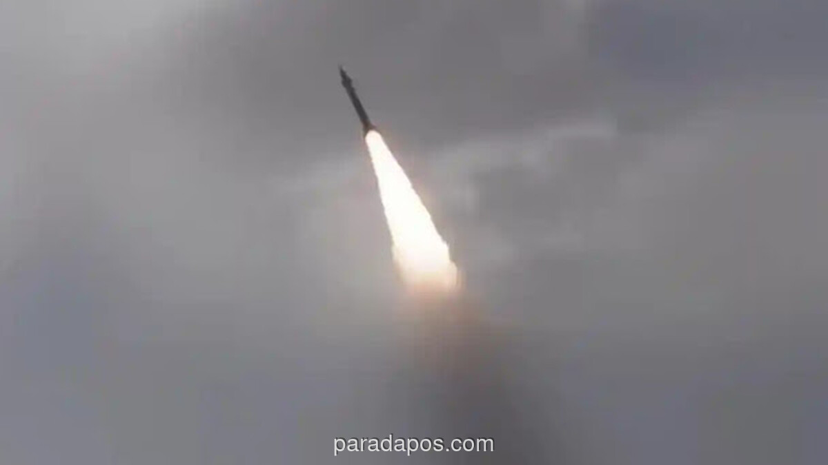 Iran Luncurkan Serangan Rudal Skala Besar ke Israel, Sirene Peringatan Berbunyi di Tel Aviv