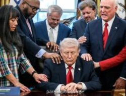 Video Doa Trump dan Pendeta di Ruang Oval Viral di Tengah Ketegangan AS-Iran