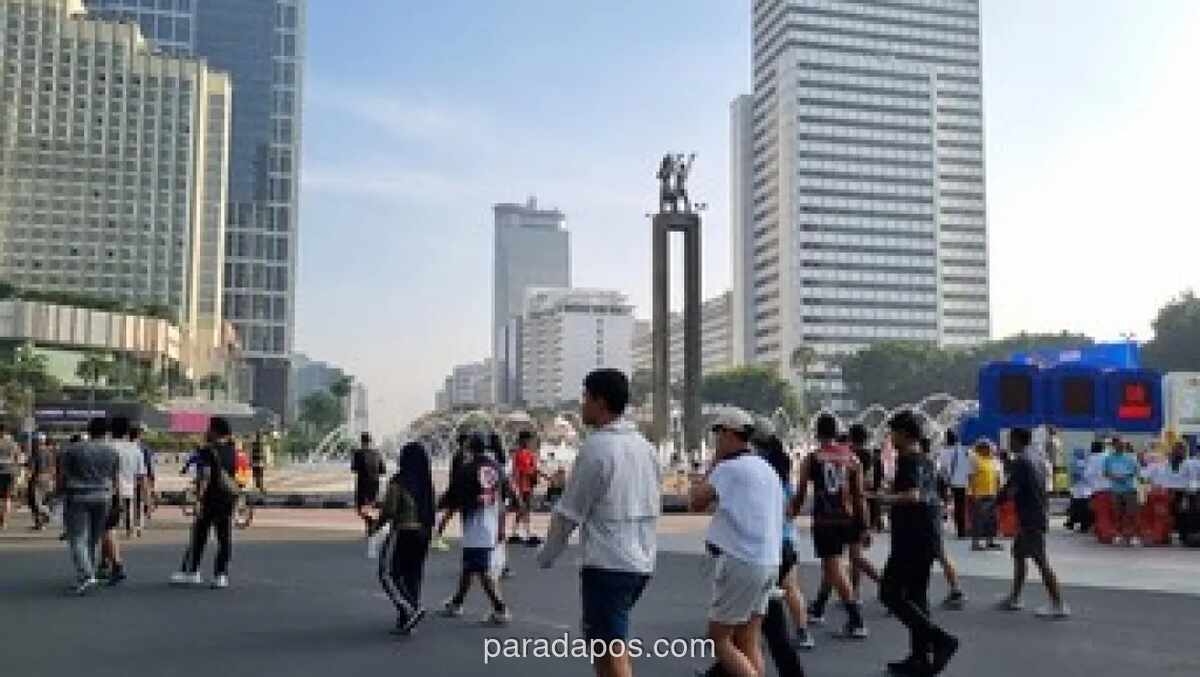 CFD Bundaran HI Ramai Lagi Usai Libur Lebaran, Warga Padati untuk Olahraga dan Rekreasi