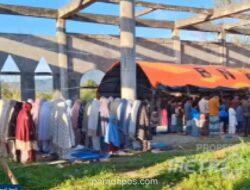Warga Aceh Tengah Salat Idulfitri di Tenda Darurat Usai Rumah Rusak