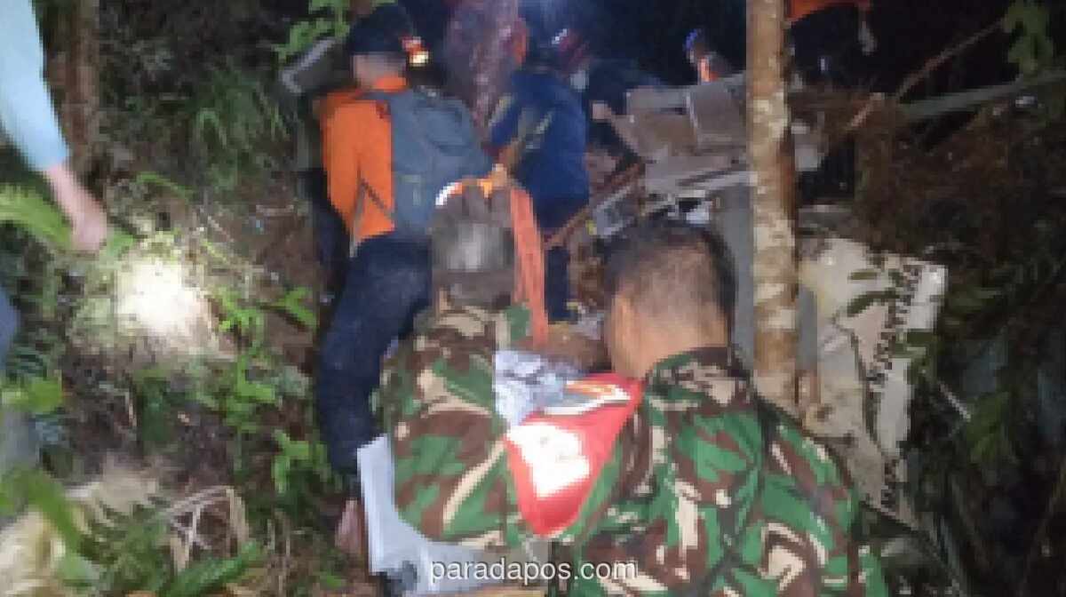TNI AD Kerahkan 200 Personel, Lokasi Helikopter Jatuh di Sekadau Ditemukan