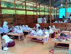 220 Siswa di Nagan Raya Tetap Bersekolah di Tenda dan Gedung Darurat Pascabanjir
