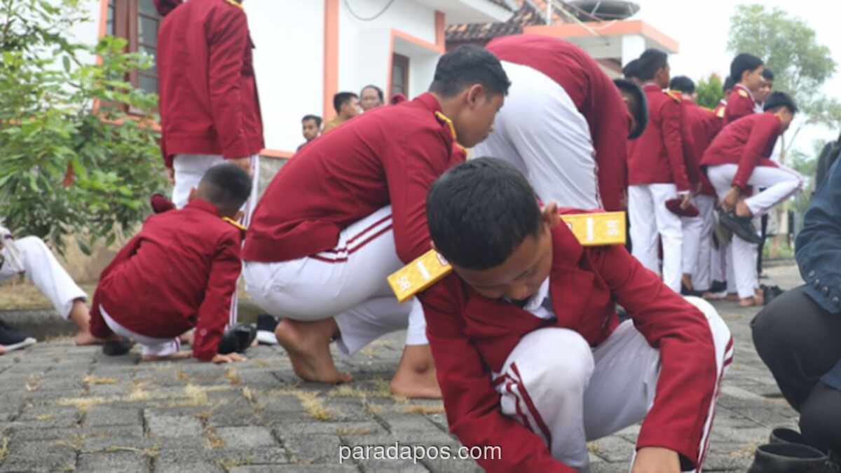 Anggaran Sepatu Sekolah Rp27,5 Miliar Dikritik, Mensos Buka Suara