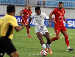 Pelatih Arema Ungkap Alasan Penerapan Taktik Bertahan Ketat Lawan Malut United