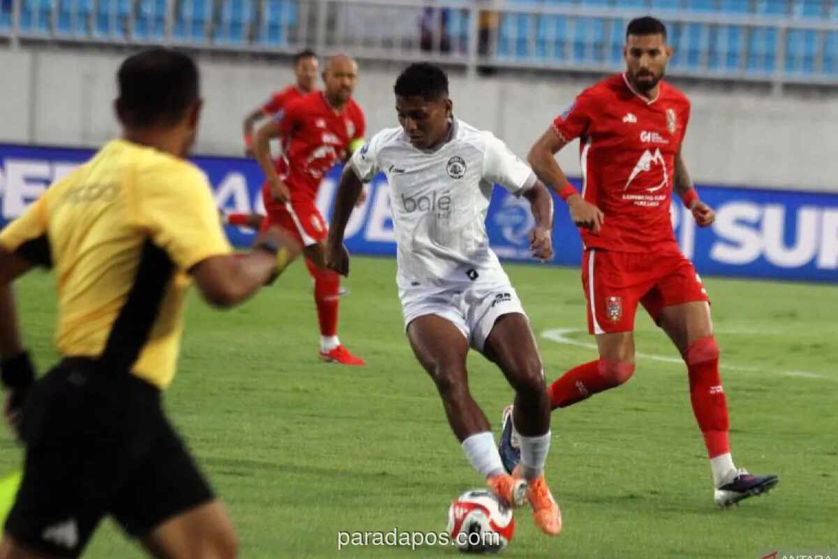 Pelatih Arema Ungkap Alasan Penerapan Taktik Bertahan Ketat Lawan Malut United