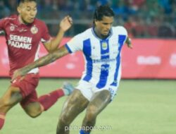 Persib Kokoh di Puncak Klasemen Usai Kalahkan Semen Padang 2-0