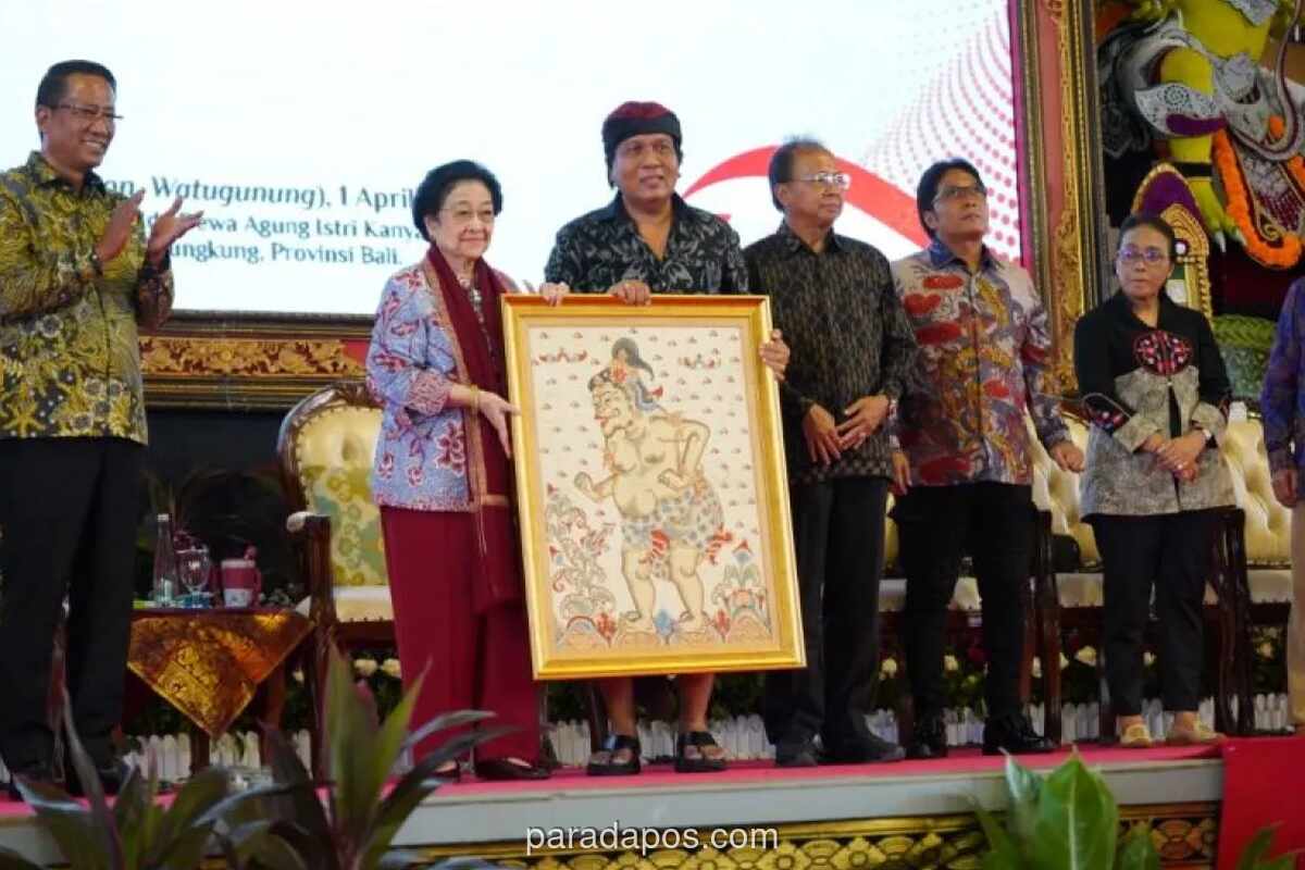 Megawati dan Yasonna Serahkan 126 Sertifikat HKI untuk Seniman dan Budaya Bali