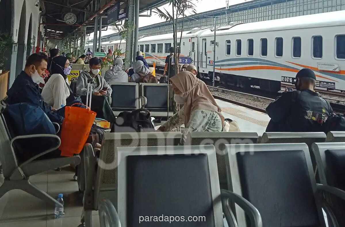 KAI Hentikan Sementara Seluruh Perjalanan Kereta Jarak Jauh dari Gambir dan Pasar Senen Imbas Tabrakan di Bekasi Timur