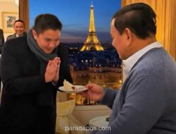 Presiden Prabowo Rayakan Ulang Tahun Seskab Teddy di Sela Kunjungan Kerja di Paris