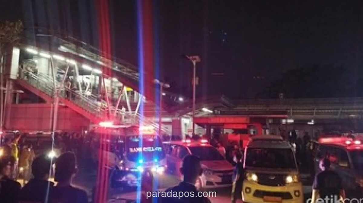 Kecelakaan Kereta di Bekasi Timur: KA Argo Bromo Anggrek Tabrak KRL, Evakuasi Berlangsung