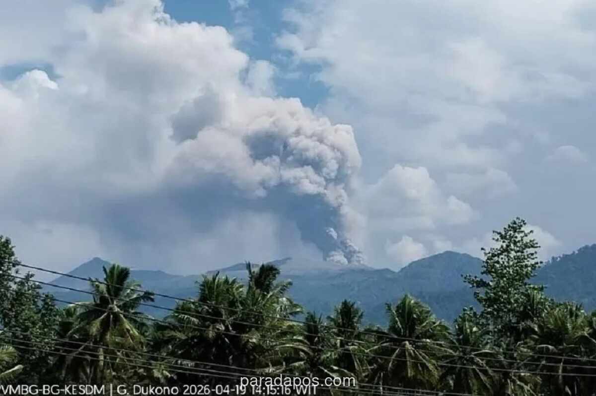 Gunung Dukono Erupsi, Semburkan Abu Setinggi 1 Kilometer