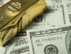 Harga Emas Catat Penurunan Bulanan Terburuk dalam 17 Tahun Meski Sempat Reli