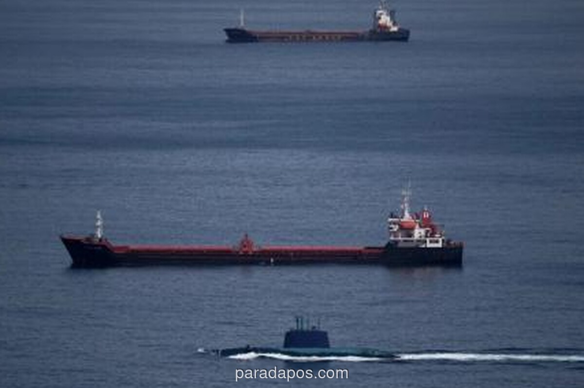 IRGC Imbau Kapal Hindari Jalur Utama Selat Hormuz karena Ranjau Laut