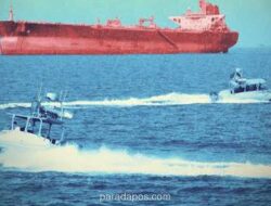 Iran Tutup Selat Hormuz, Tembakan Arahkan Kapal Komersial