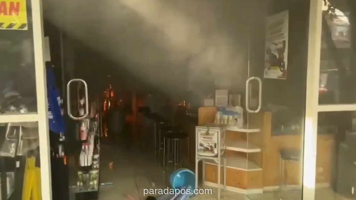 Kebakaran Toko Parfum di Tuban Akibat Uji Coba, Seorang Pembeli Luka Bakar