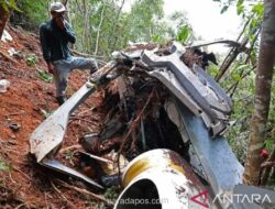 Delapan Korban Tewas dalam Kecelakaan Helikopter di Sekadau Dievakuasi