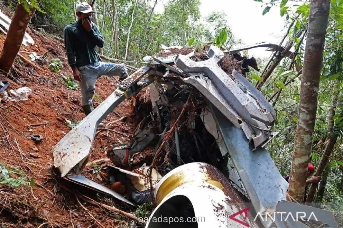 Delapan Korban Tewas dalam Kecelakaan Helikopter di Sekadau Dievakuasi