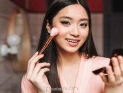 Kulit Kering Jadi Biang Kerok Riasan Cakey, Jangan Lewatkan Pelembap Sebelum Pakai Compact Powder