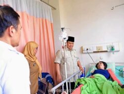 Presiden Prabowo Jenguk Korban Tabrakan Kereta di Bekasi, Setujui Pembangunan Flyover