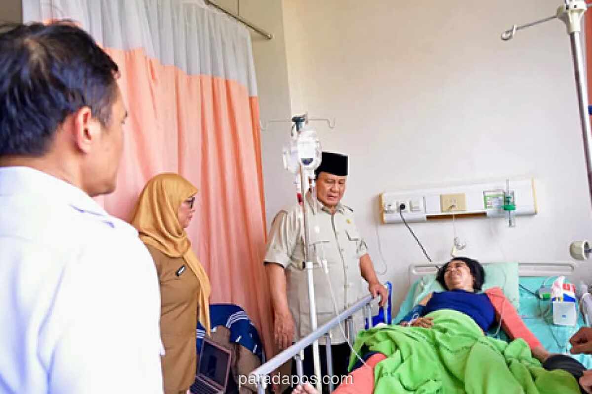 Presiden Prabowo Jenguk Korban Tabrakan Kereta di Bekasi, Setujui Pembangunan Flyover