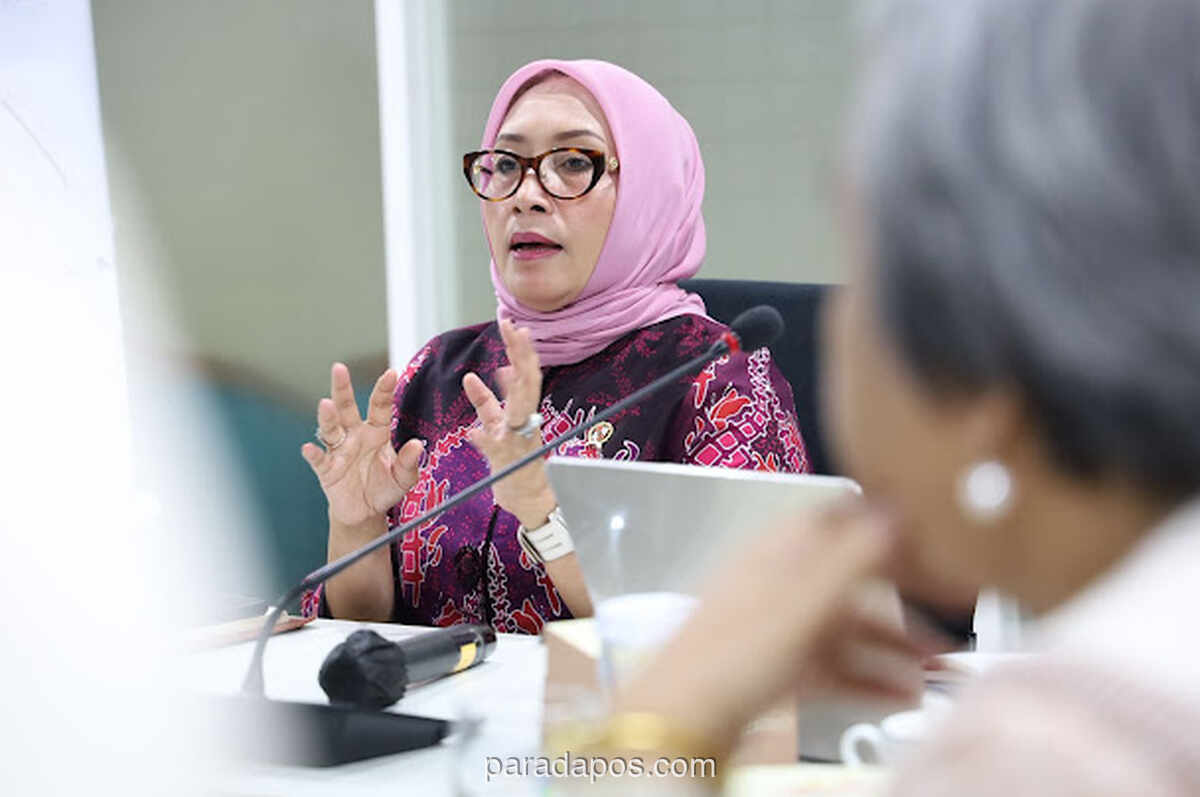 DPR Kritik Usulan Menteri PPPA Pindahkan Gerbong Perempuan ke Tengah Rangkaian KA