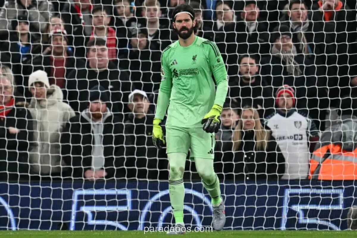 Arne Slot Konfirmasi Alisson Absen Lawan Man City, Isak Kembali Berlatih