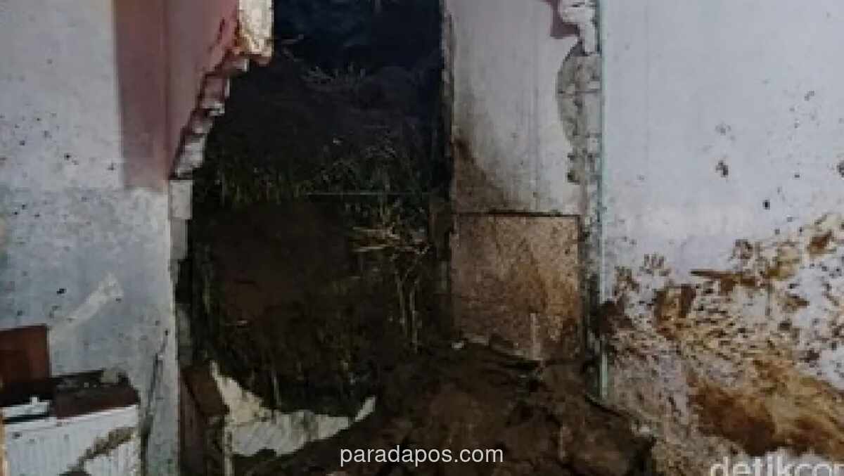 Perempuan Tewas Tertimbun Longsor di Sukabumi Usai Hujan Deras
