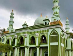 Masjid Al-Maruf Bintan: Dari Pusat Ibadah Jadi Ikon Wisata Religi di Tepi Pantai