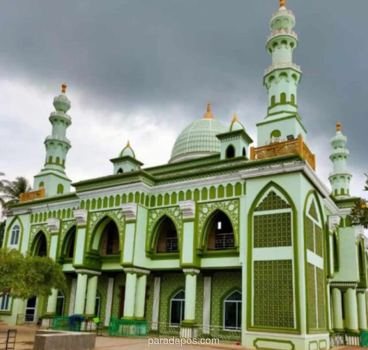 Masjid Al-Maruf Bintan: Dari Pusat Ibadah Jadi Ikon Wisata Religi di Tepi Pantai