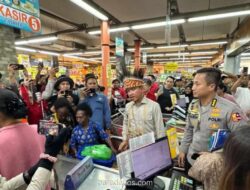 Wapres Gibran Beri Voucher Belanja ke 100 Janda Papua di Hari Kartini