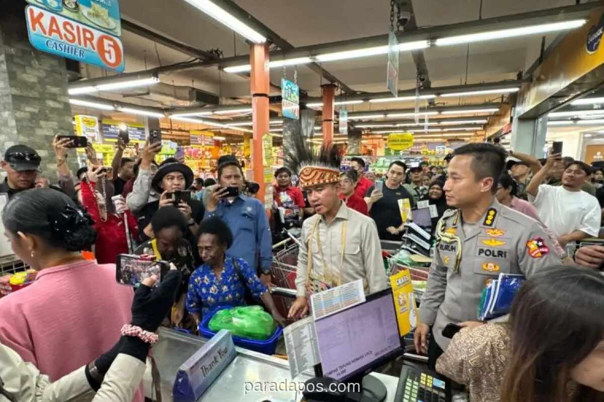 Wapres Gibran Beri Voucher Belanja ke 100 Janda Papua di Hari Kartini