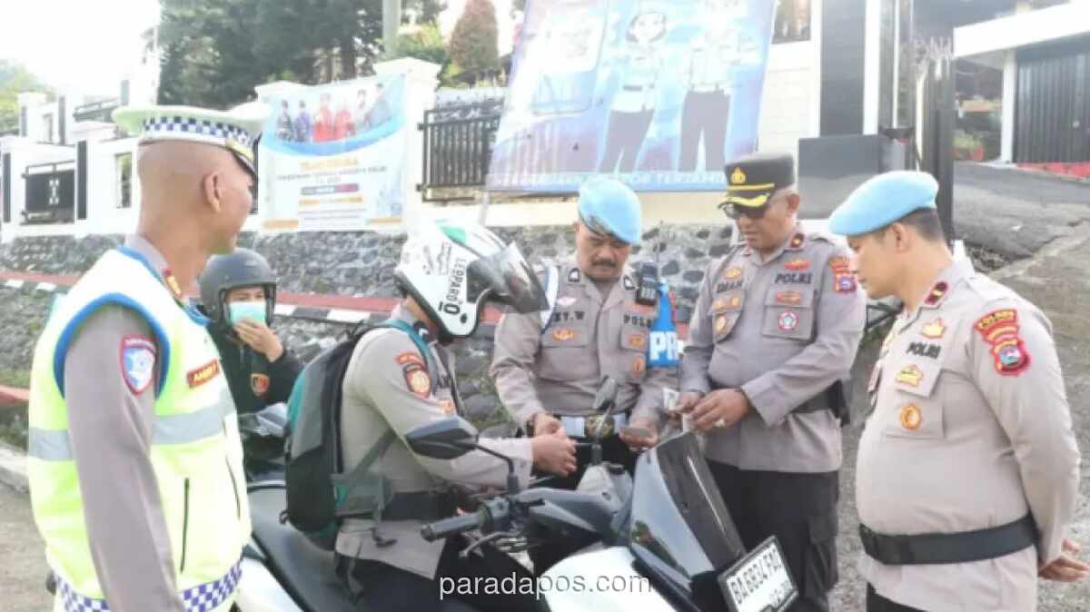 Polres Tanah Datar Razia Kelengkapan Kendara, Periksa Personel dan Masyarakat