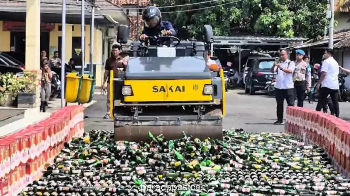 Polresta Serang Kota Musnahkan 17.000 Botol Miras Hasil Operasi di Taktakan