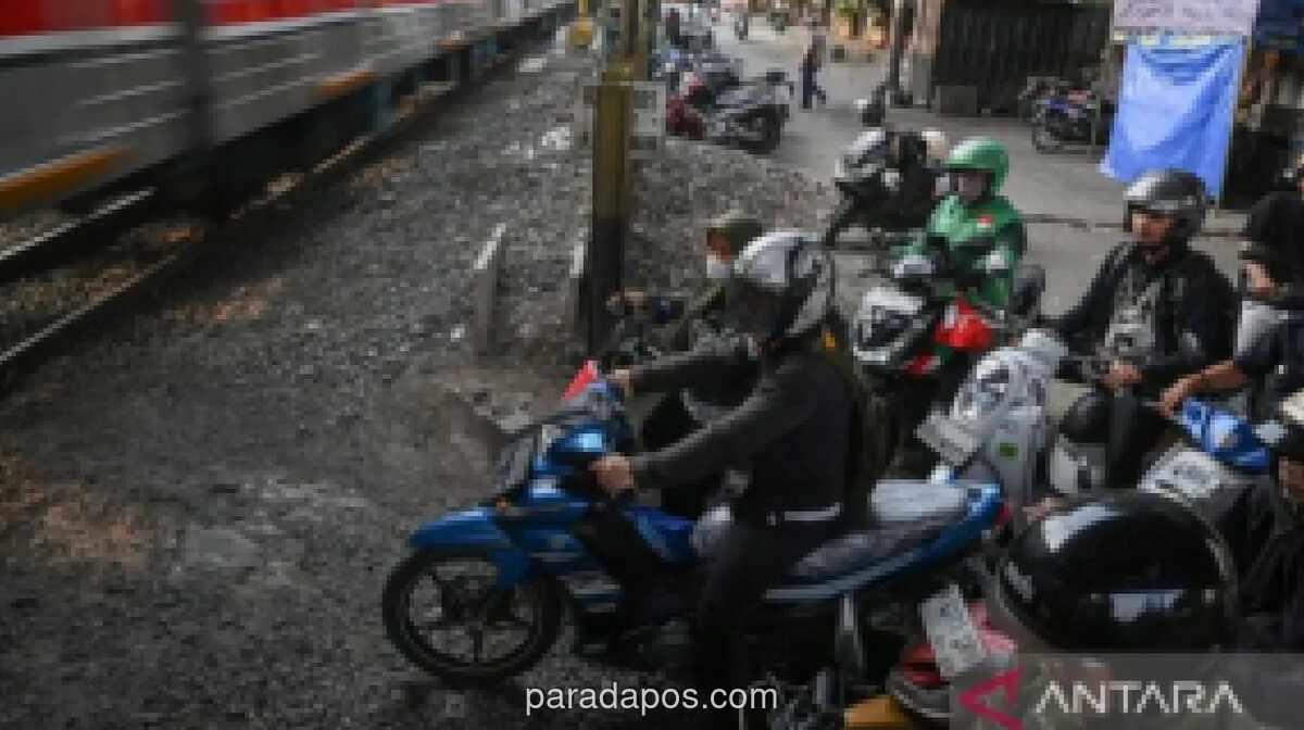 Wagub Rano Karno Desak Evaluasi Perlintasan Kereta Api di Jakarta Usai Kecelakaan Bekasi Timur
