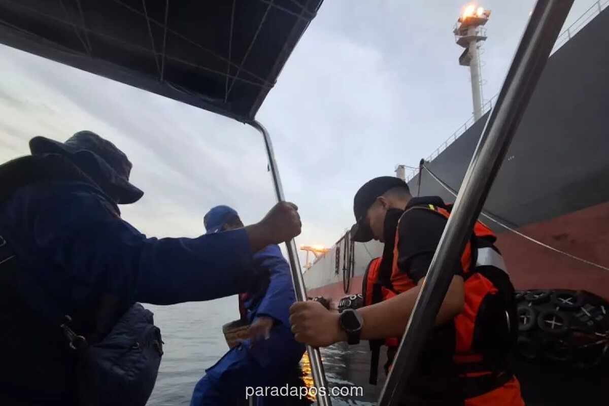 Tim SAR Evakuasi Dua Nelayan Karimun yang Hanyut ke Perairan Malaysia