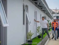 Sekretaris Kabinet Tinjau Langsung Pembangunan Huntara Warga Bantaran Rel Pasar Senen