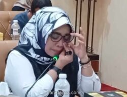 Ibu Tangis di DPRD Jatim Perjuangkan Keadilan untuk Anak Korban Dugaan Peluru Nyasar