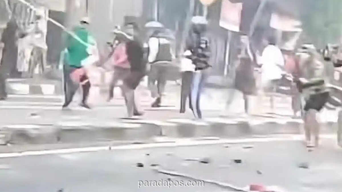 Tawuran dan Pembakaran Gerobak di Petamburan Berhasil Diredam dalam Setengah Jam