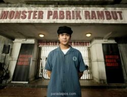 Iqbaal Ramadhan Habiskan 3 Jam Sehari untuk Riasan Prostetik di Film Monster Pabrik Rambut